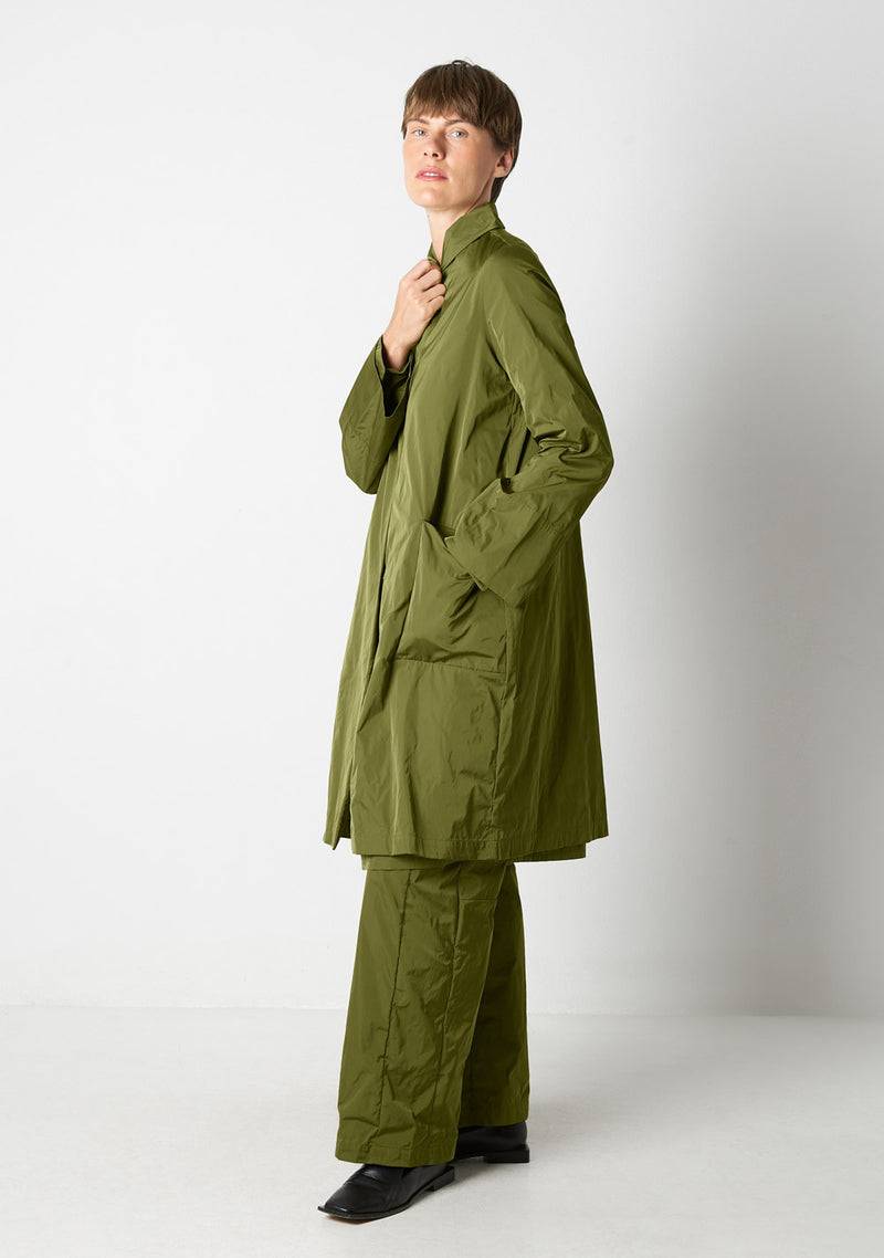 Katharina Hovman Mantel heavy Taffeta, matcha Begrenzt auf 3 Tage