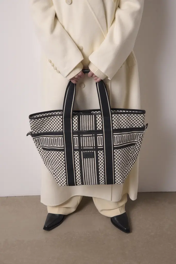 Lala Berlin East West Tote Merge canvas heritage stripe black Outlet