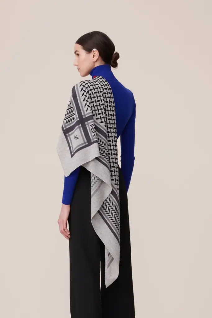 Lala Berlin Triangle Trinity Classic M cashmere flanella light grey melange Fabrikverkauf