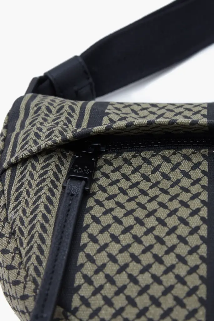 Lala Berlin Crossbody Melly canvas olive/black Blitzverkäufe