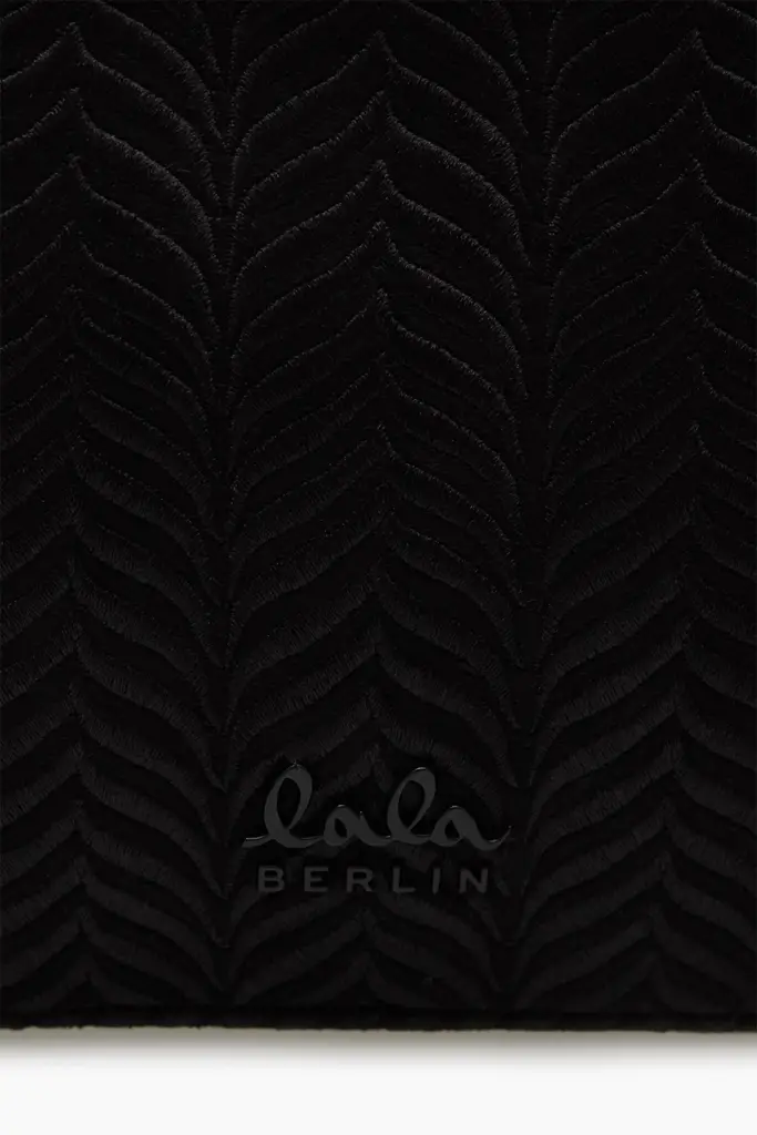 Lala Berlin Crossbody Magna canvas embroidery black Sonderangebot