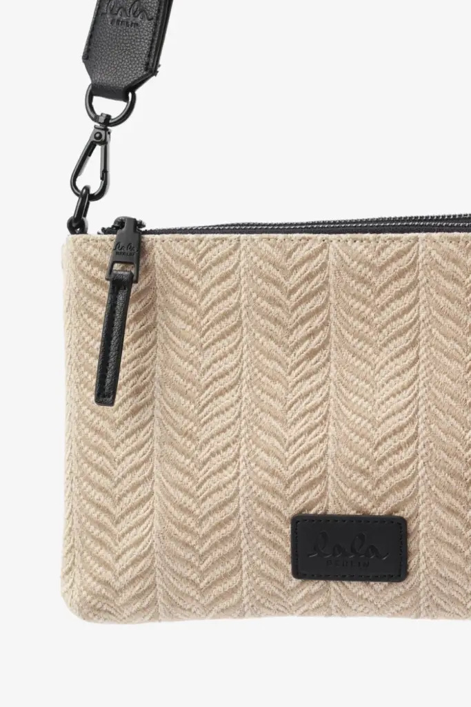 Lala Berlin Crossbody Pouch Marte canvas chevron cream Top Angebot