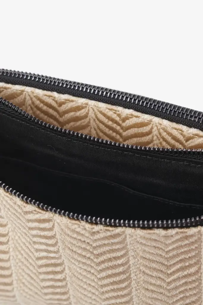 Lala Berlin Crossbody Pouch Marte canvas chevron cream Top Angebot