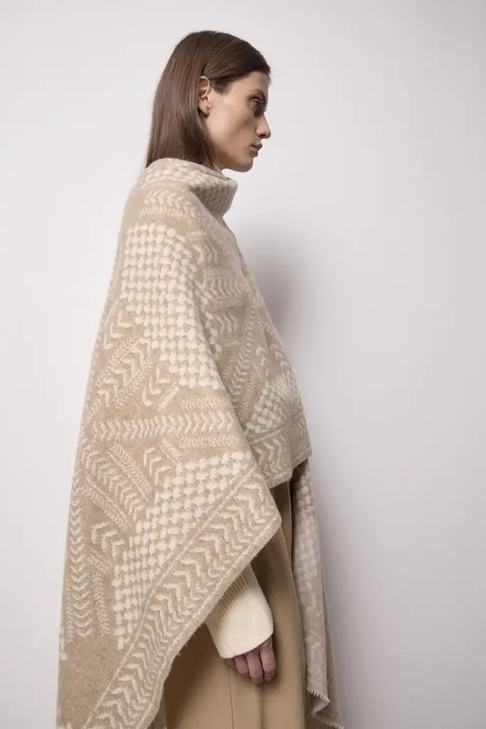 Lala Berlin Poncho Pineo wool mix heritage star sand Neueste Stile