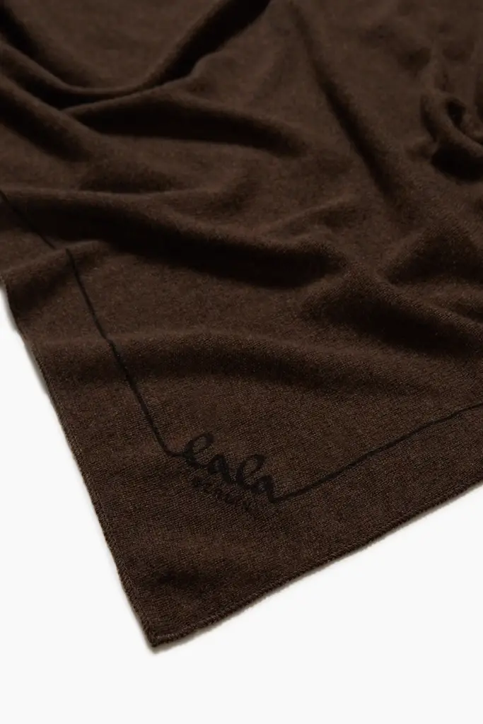 Lala Berlin Triangle Solid M cashmere scricciolo 2025
