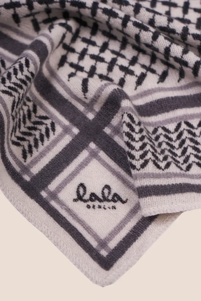 Lala Berlin Triangle Trinity Classic XS cashmere alabastro off white im Angebot