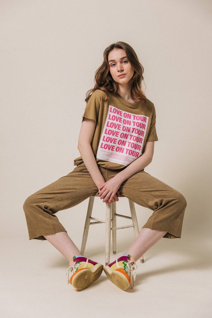 Liv Bergen T-Shirt LOVE ON TOUR in hazelnut Riesige Rabatte