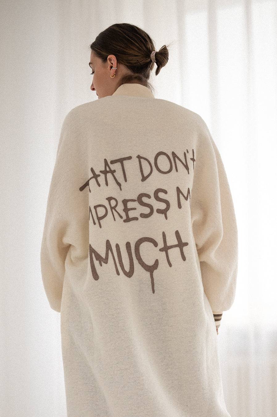 Liv Bergen Mantel "THAT DON'T IMPRESS ME MUCH" in creme Neuheiten