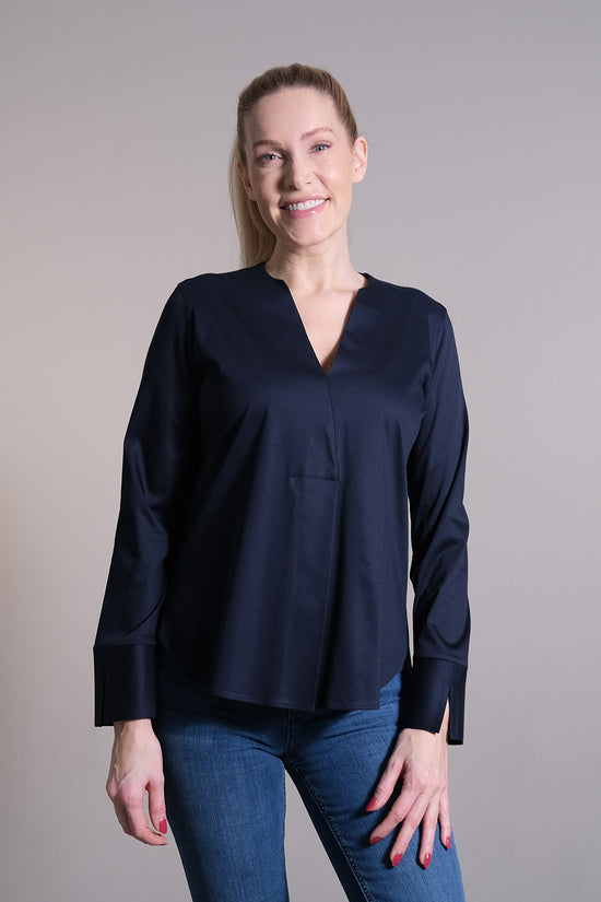 Soluzione Jerseyshirt mit überkreuztem V-Ausschnitt und Langarm Kostenloser Versand international