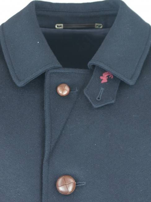 Steinbock Klassischer Mantel aus Alpacca-Loden mit Umlegekragen und Mundspange Black Friday