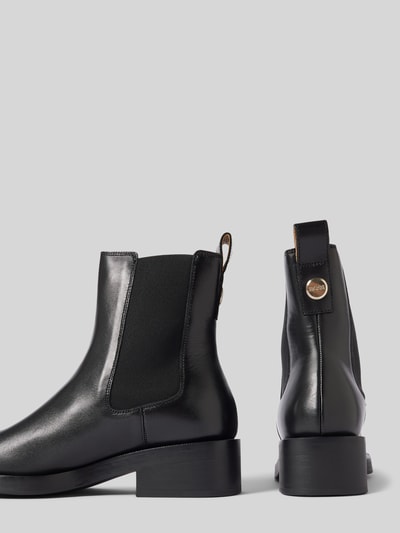 Peek & Cloppenburg BOSSChelsea Boots mit elastischen Einsätzen Modell 'Iryna' in black JETZT KAUFEN