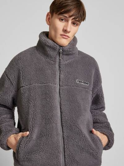 Peek & Cloppenburg REVIEWFleecejacke mit Label-Detail in dunkelgrau Auslauf