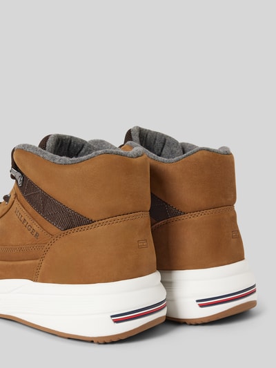 Peek & Cloppenburg Tommy HilfigerLedersneaker mit Label-Patch Modell 'WARM NUBUCK' in cognac Online Outlet