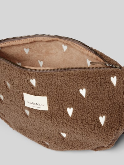 Peek & Cloppenburg STUDIO NOOSUmhängetasche mit Label-Patch in taupe Nur noch ein Tag übrig