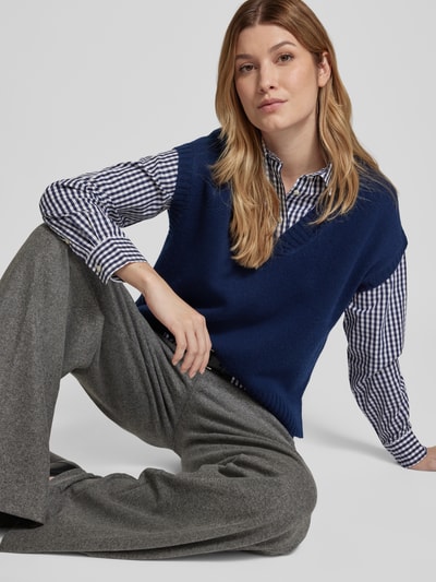 Peek & Cloppenburg Christian Berg WomanPullunder aus Lanawolle mit V-Ausschnitt in dunkelblau Top Angebot