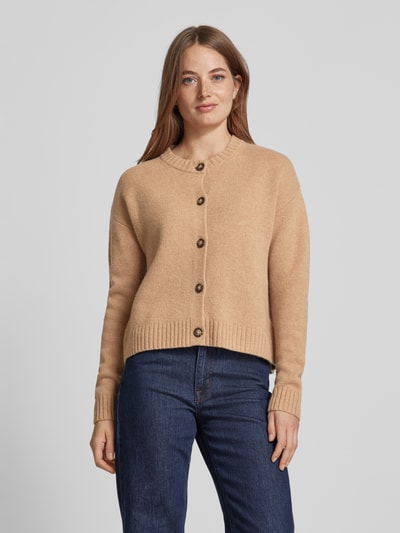 Peek & Cloppenburg Christian Berg WomanStrickjacke aus Wolle mit Rundhalsausschnitt in camel Super Rabatt
