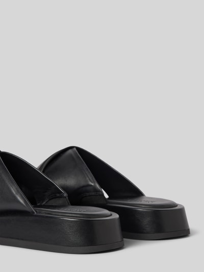 Peek & Cloppenburg Newd TamarisLederslides mit Label-Prägung in black Saisonale Angebote