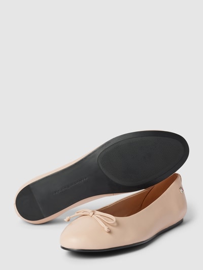 Peek & Cloppenburg Tommy HilfigerBallerinas mit Zierschleife Modell 'ESSENTIAL CHIC' in beige Bis zu 55% Rabatt
