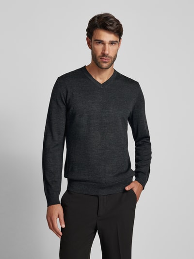 Peek & Cloppenburg Christian Berg MenStrickpullover mit V-Ausschnitt in anthrazit melange 2025