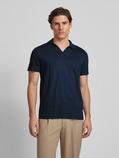 Peek & Cloppenburg MCNEALRegular Fit Poloshirt mit V-Ausschnitt in dunkelblau Exklusivangebot