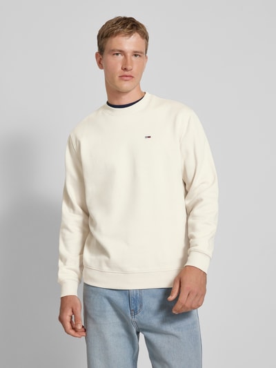 Peek & Cloppenburg Tommy JeansRegular Fit Sweatshirt mit Logo-Badge in beige Weihnachtsangebot