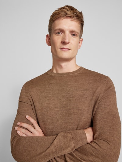 Peek & Cloppenburg Christian Berg MenStrickpullover mit Rundhalsausschnitt in mittelbraun mel Kostenlose Rückgabe