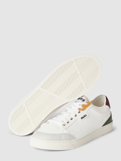 Peek & Cloppenburg MoEaSneaker mit Kontrastbesatz und Label-Details in weiss Schlussverkauf