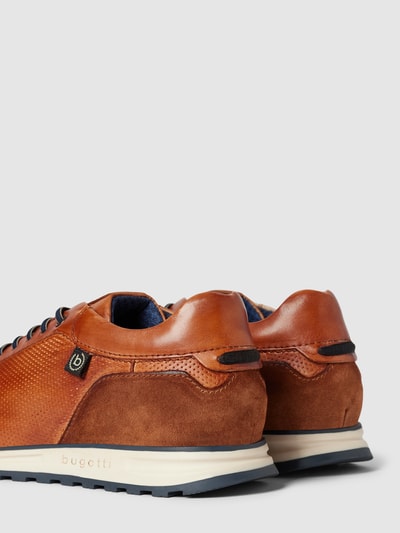 Peek & Cloppenburg bugattiLedersneaker mit Label-Detail Modell 'Cirino' in cognac Im Verkauf